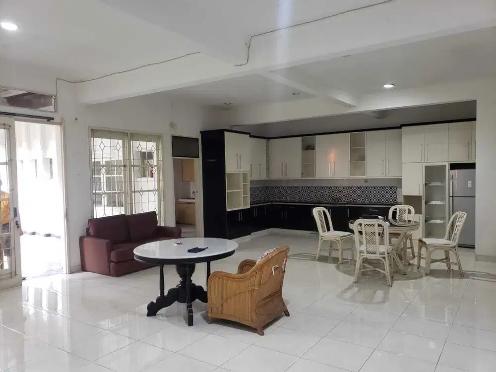 Dijual Cepat Rumah Besar Di Lembah Sukaresmi Sukajadi