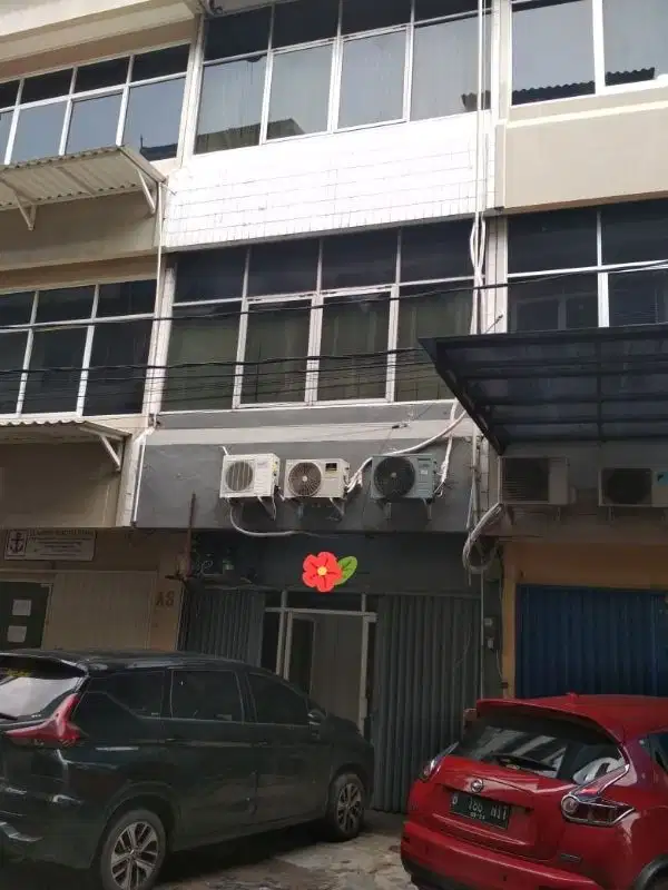 Di Sewakan Ruko 4 Lantai Di Cempaka Putih Jakarta Pusat