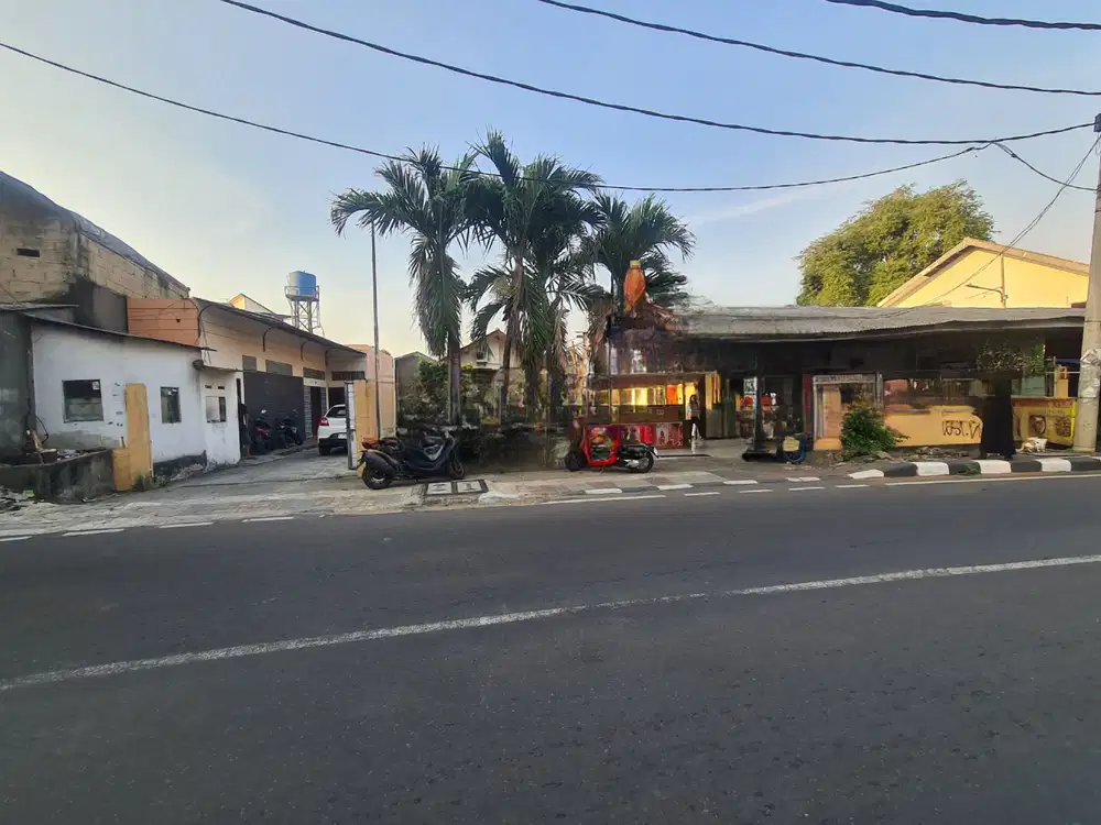 TANAH ADA BANGUNAN KEBON JERUK COCOK UNTUK KOS CARWASH POOL MOBIL