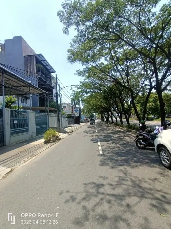 dijual rumah kantor