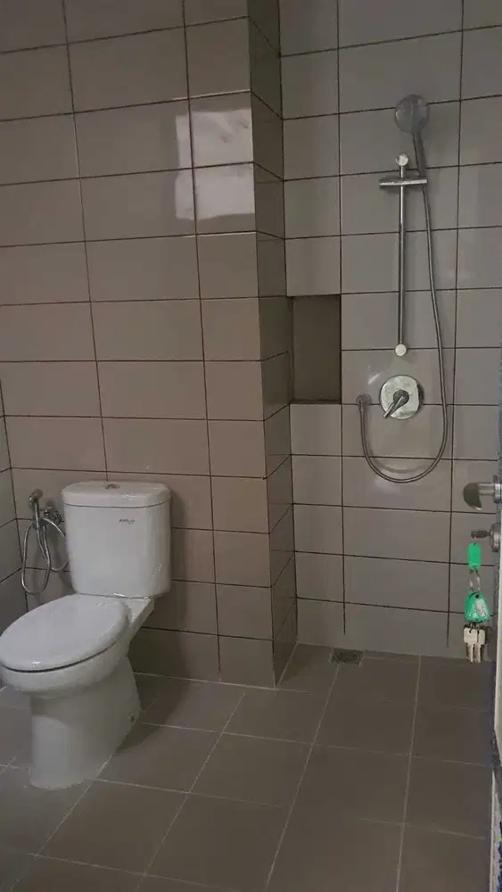 Ruko baru 3lt siap pakai di Sedayu City - Jakarta Timur