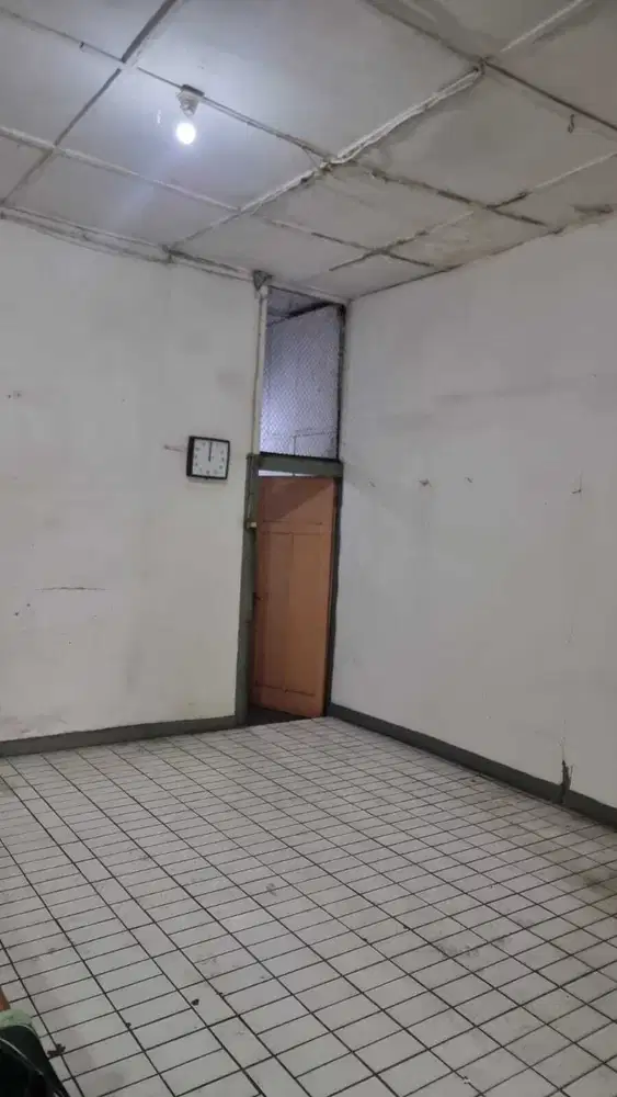 Dijual rumah tua, pinggir jalan Rawamangun, dekat pasar dan terminal
