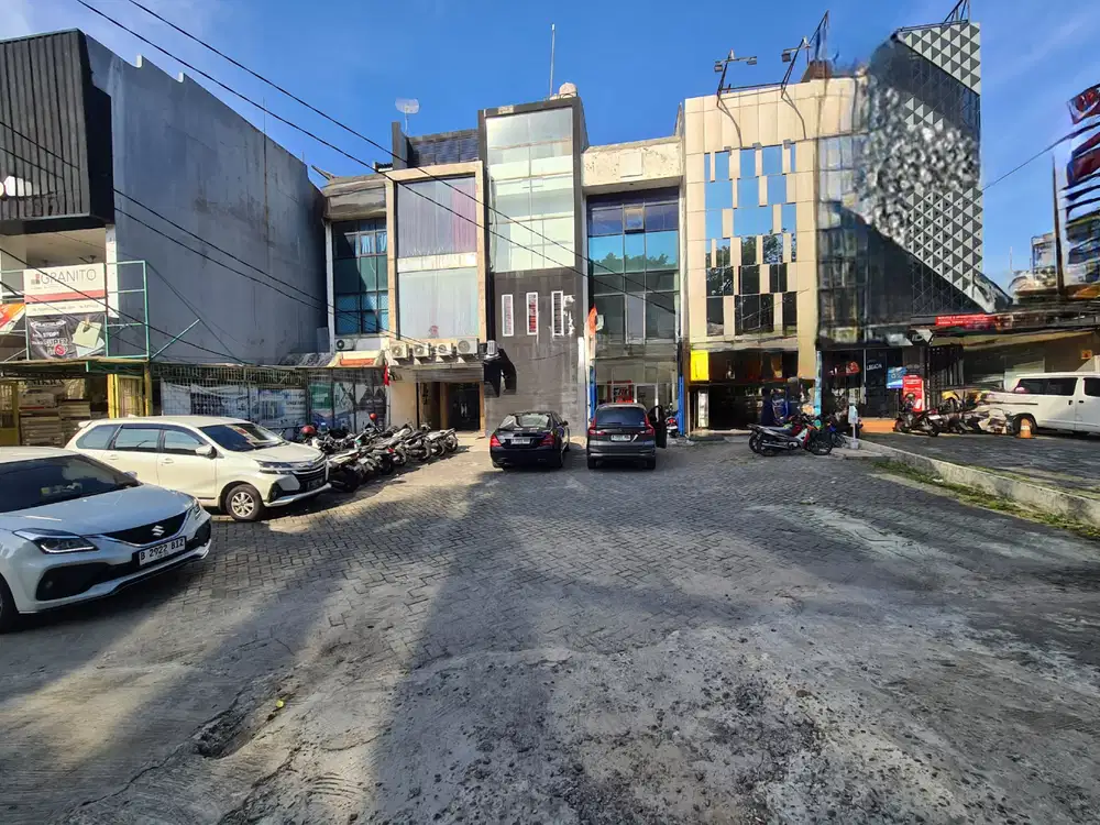 RUKO 3 LANTAI DI PURI INDAH PESANGGRAHAN PARKIR LUAS DEKAT SUPERMARKET