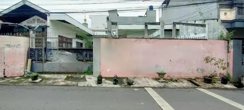 Dijual Rumah Murah Hitung Tanah di Kebon Baru Tebet Jakarta Selatan