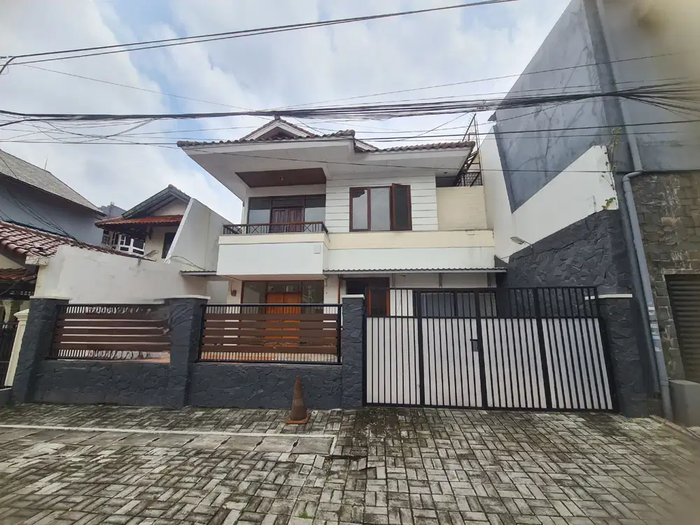 RUMAH COCOK UNTUK HUNIAN KANTOR HANG LEKIR PAKUBUWONO STRATEGIS