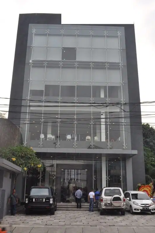 Ruang Usaha Pinggir Jalan Raya Fatmawati Kebayoran Baru Jakarta