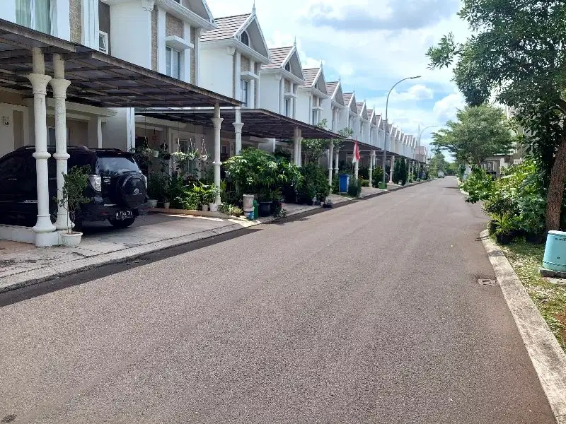 Dijual rumah bagus di JGC cluster south thames Cakung jaktim