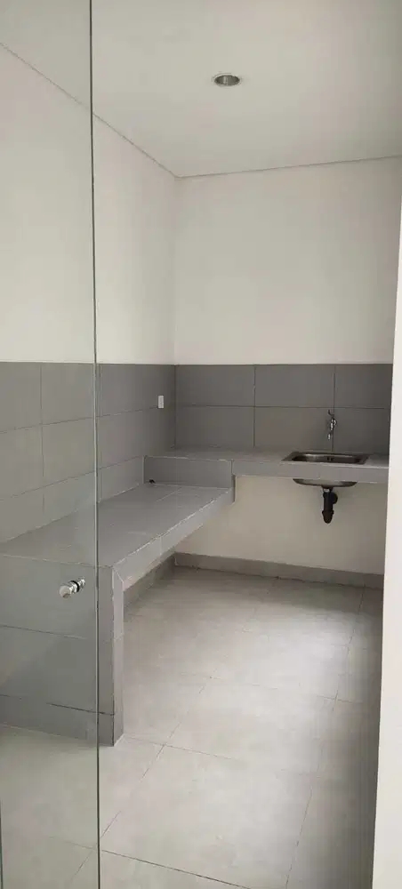 Dijual Rumah 2 lantai diLavon Swan city