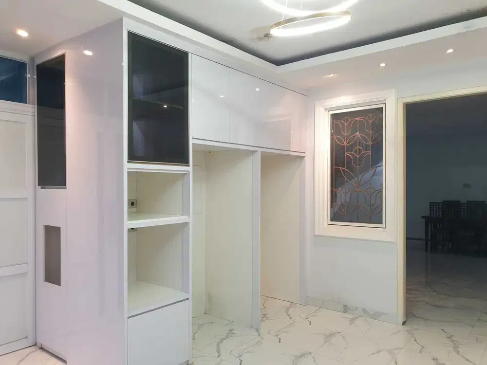 Rumah hoek 3lt bagus di Bukit Gading Mediterania - Kelapa Gading