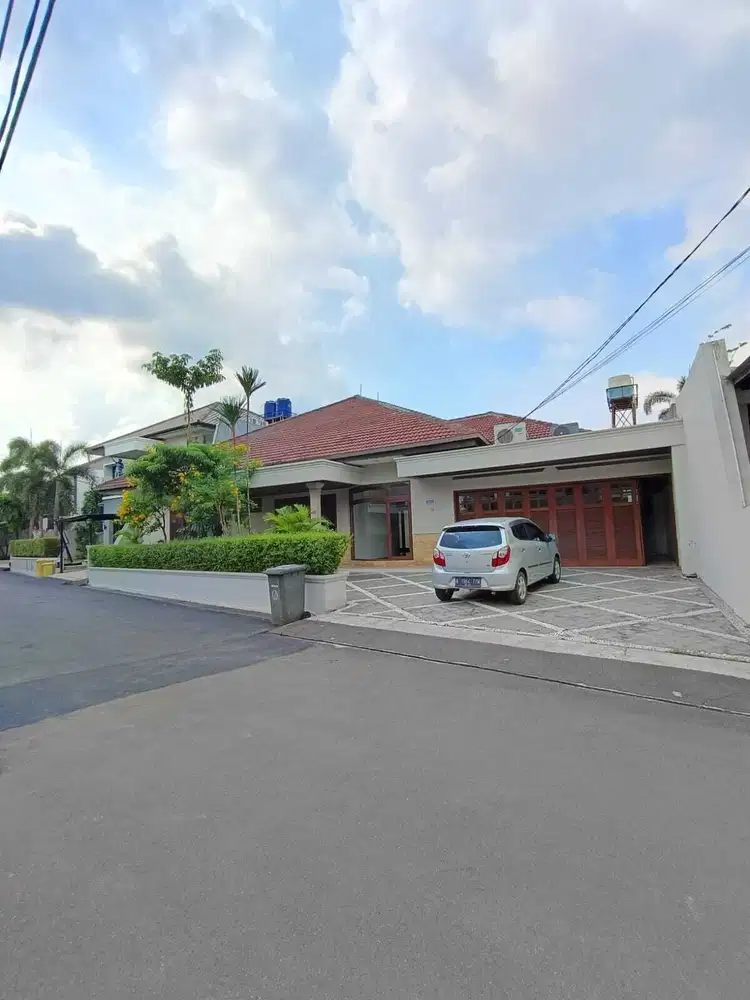 Rumah bagus siap huni dalam cluster di Cipete - Jakarta Selatan