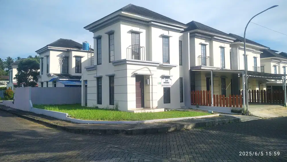 Dijual rumah 2 Lt sudut di Grand Kawanua Cluster Casa de Viola