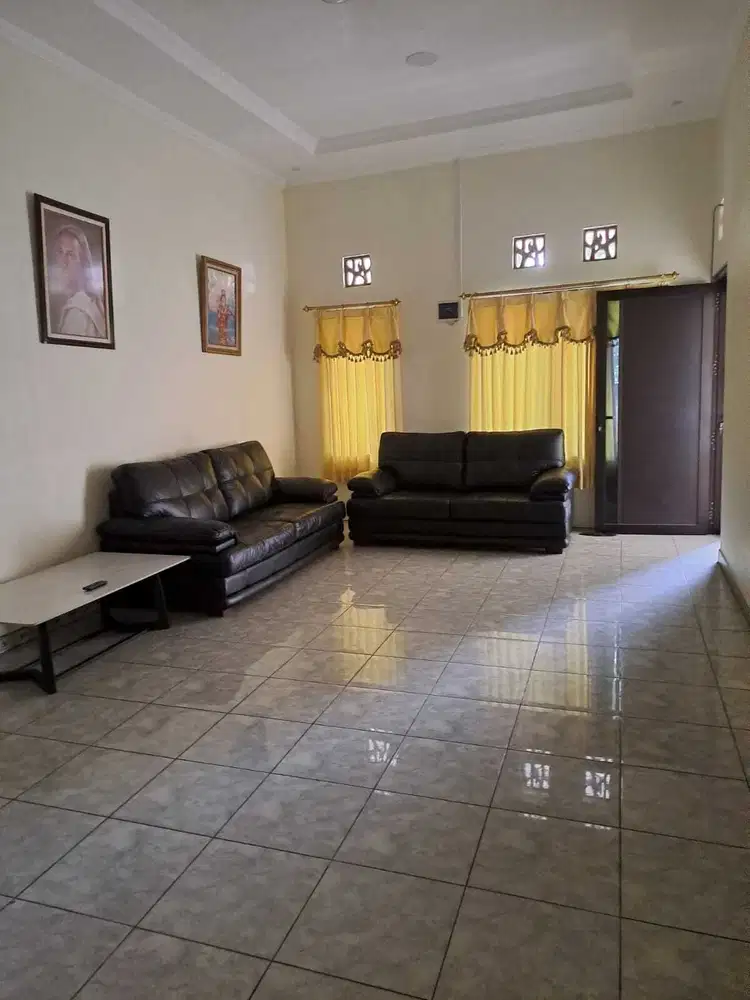 Dijual Rumah 2 Lantai Cantik di Harapan Indah Bekasi