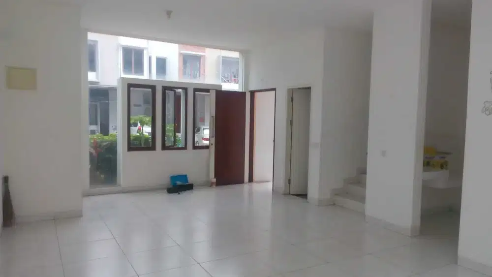 Dijual Rumah Nyaman Siap Huni di Cluster Alamanda JGC, Jakarta Timur