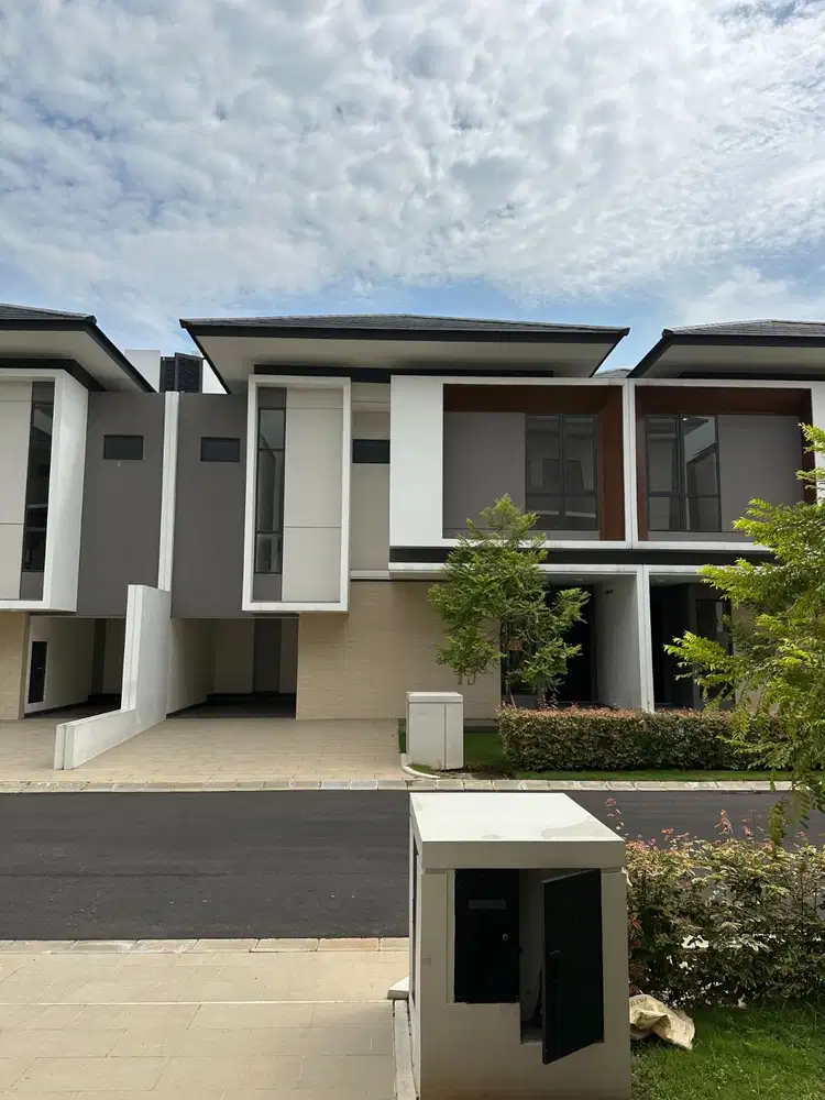 Rumah 2lt 10x14 4KT Cluster Maninjau Asya JGC Jakarta Garden City