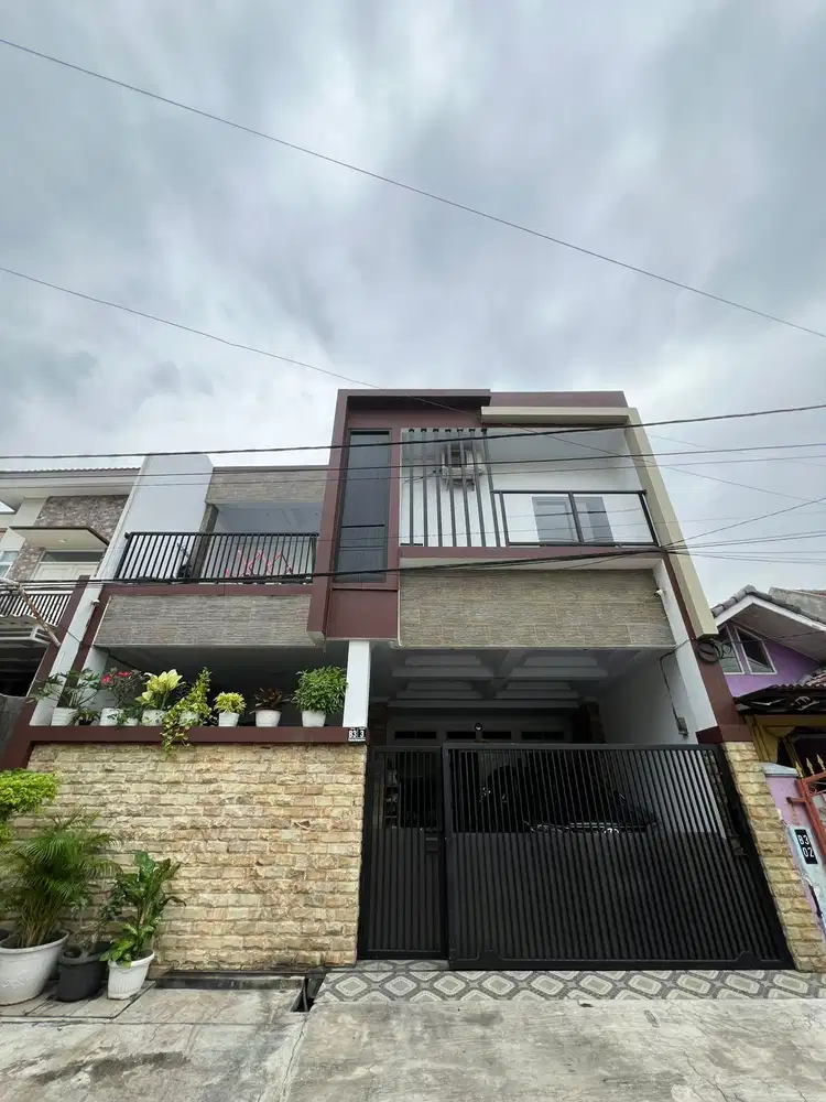Dijual Rumah 2,5 Lantai Siap Huni di Permata Harapan Baru, Bekasi