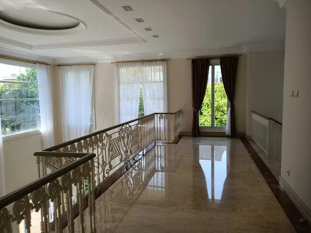 Rumah mewah di cluster eksklusif Bukit Gading Villa - Kelapa Gading