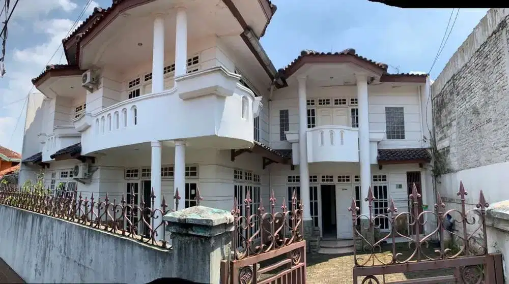 Rumah Mewah dalam Gang Strategis di Gunung Batu Kota Bogor