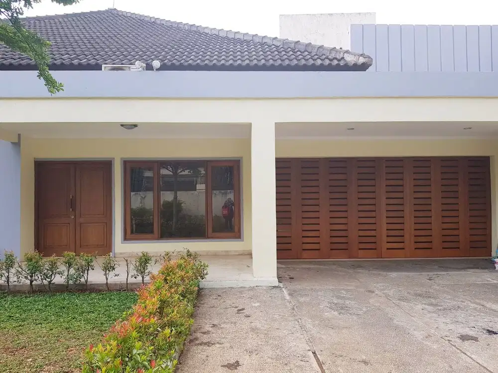 Dijual Rumah Luas Asri di Kemang, Jakarta Selatan