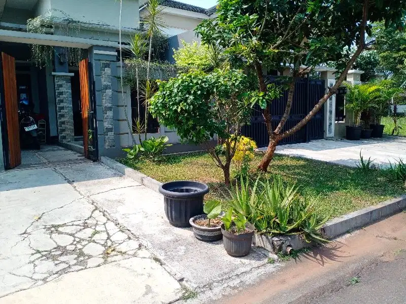 DI JUAL RUMAH SIAP HUNI KOTA LEGENDA DEKAT TOL GRANDWISATA BEKASI
