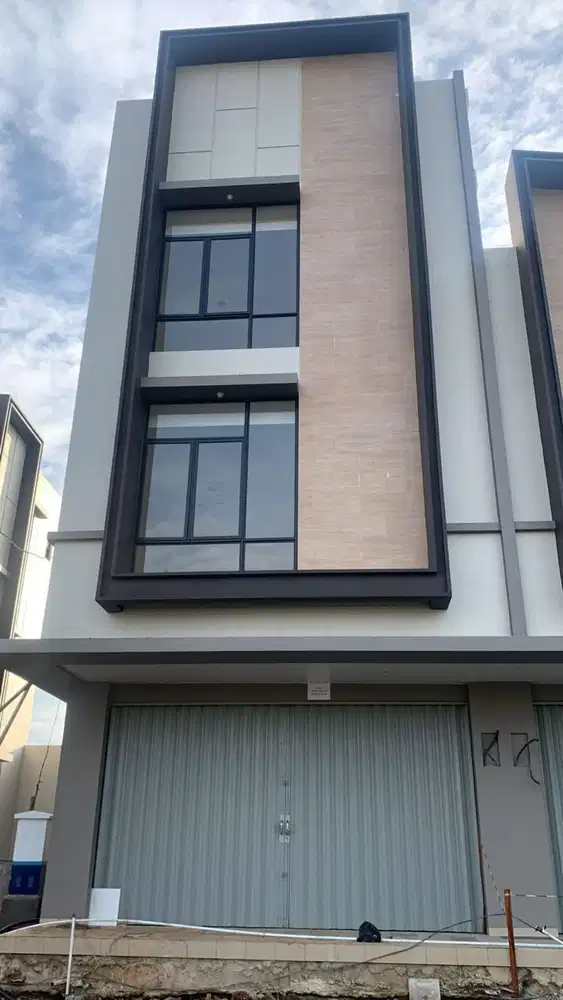 Dijual Ruko Hook 2 Lantai di Suvarna Sutera, Tangerang