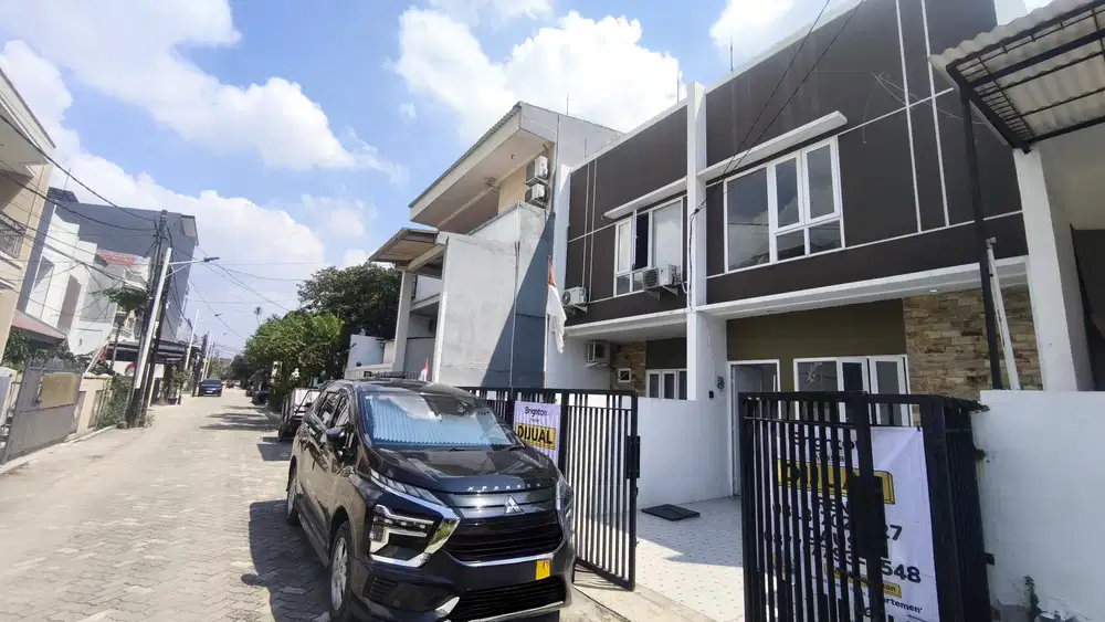 RUMAH MINIMALIS 2 LANTAI DEPAN TAMAN DI GADING GRIYA LESTARI JAKARTA