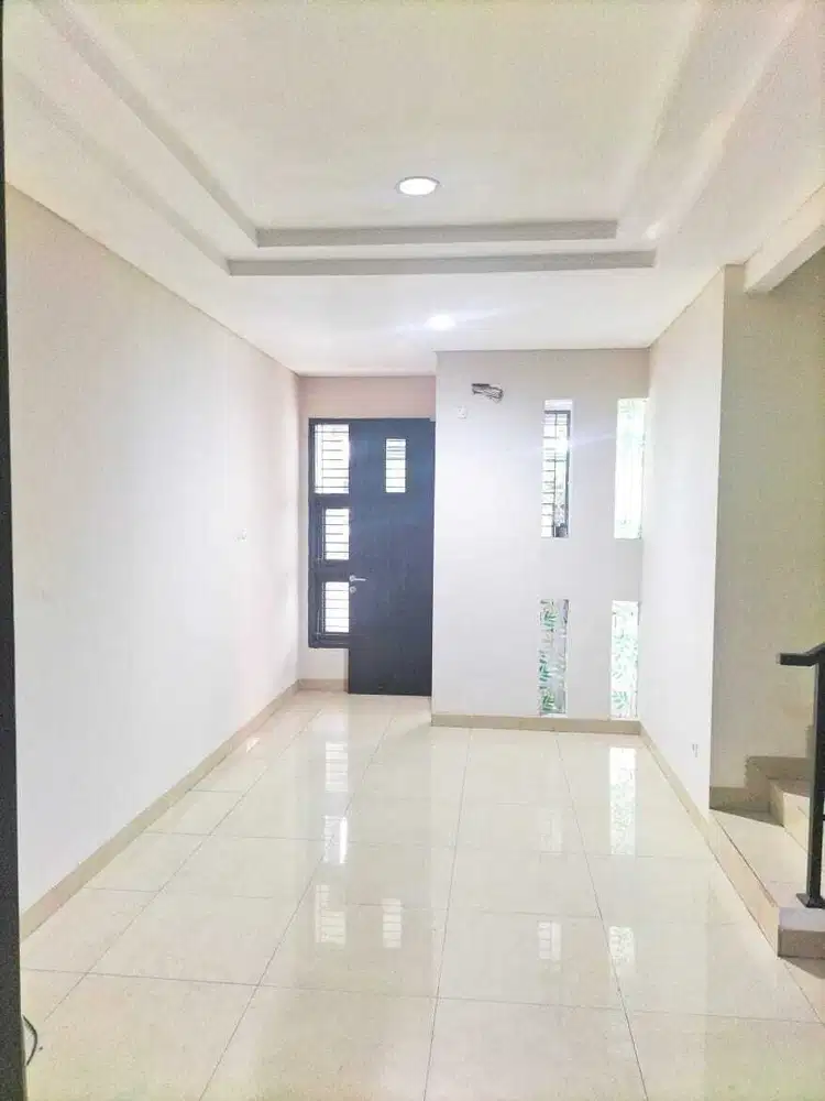 Murah! Rumah Siap Huni 2 Lantai di Pegangsaan Dua, Kelapa Gading