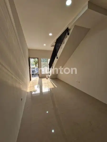 RUMAH BARU 3 LANTAI DURI KEPA DEKAT TANJUNG DUREN