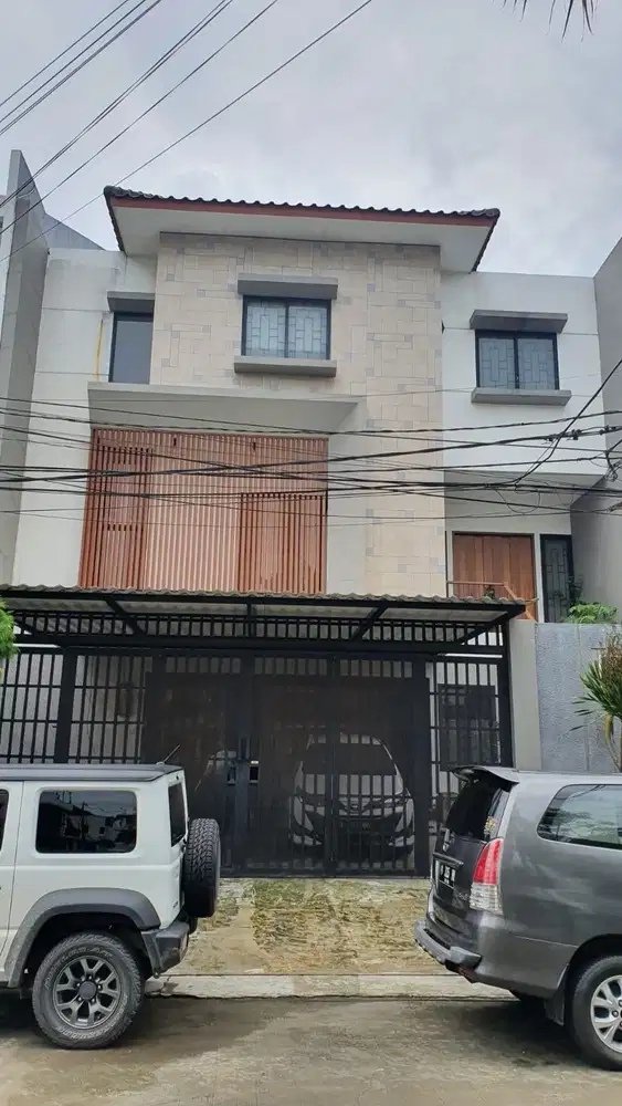 Rumah Muara Karang Pluit 12x25 SHM