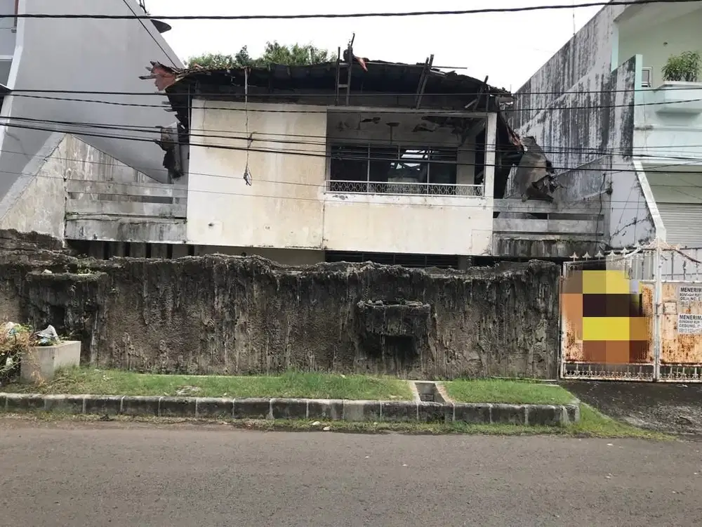 Dijual rumah tua di ancol karang bolong