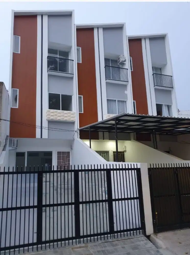 Dijual Rumah Baru Bangun, Di Greenville Dekat Sekolah Pelita 2, Jakbar