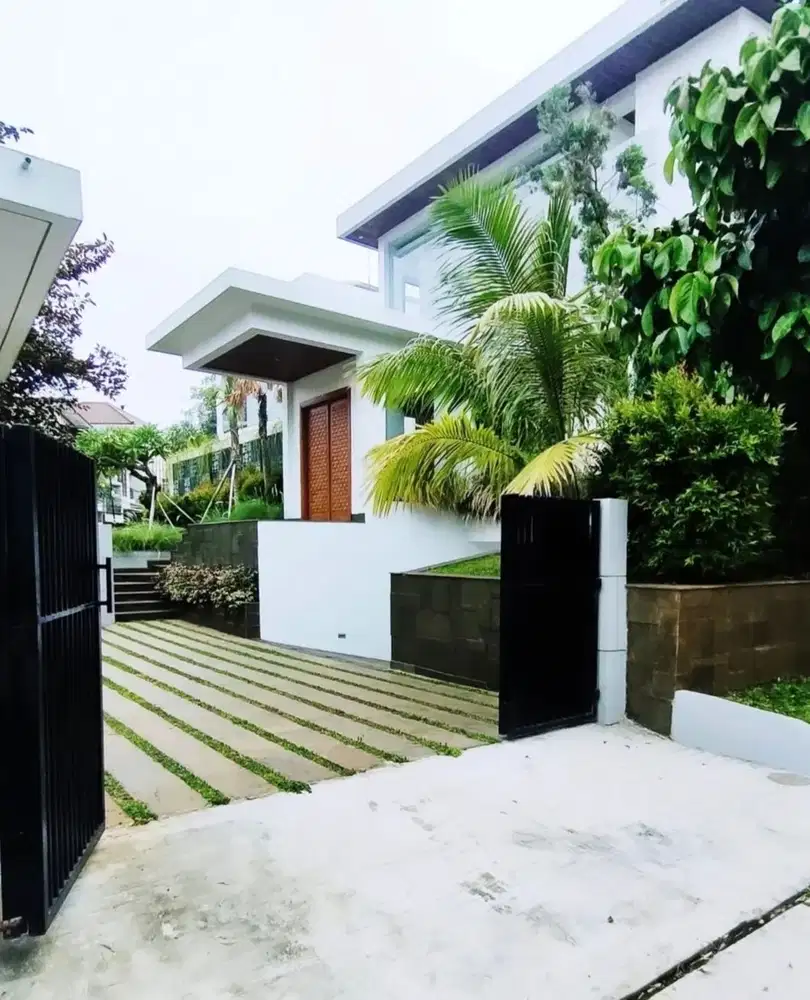 Dijual rumah baru mewah di Pondok Indah 3 lantai +kolam renang+lift