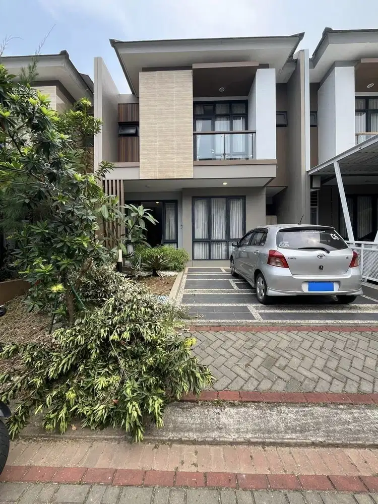 Dijual rumah cluster mewah 2 lantai semi furnished di kota wisata