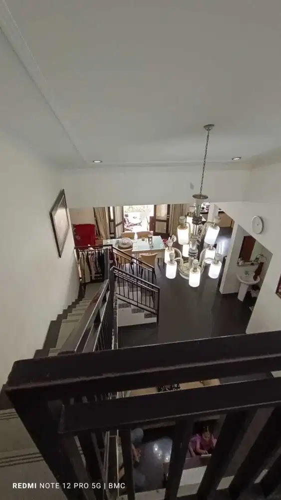 DIJUAL CEPAT Rumah 2 lantai mewah bagus di Sumbersari