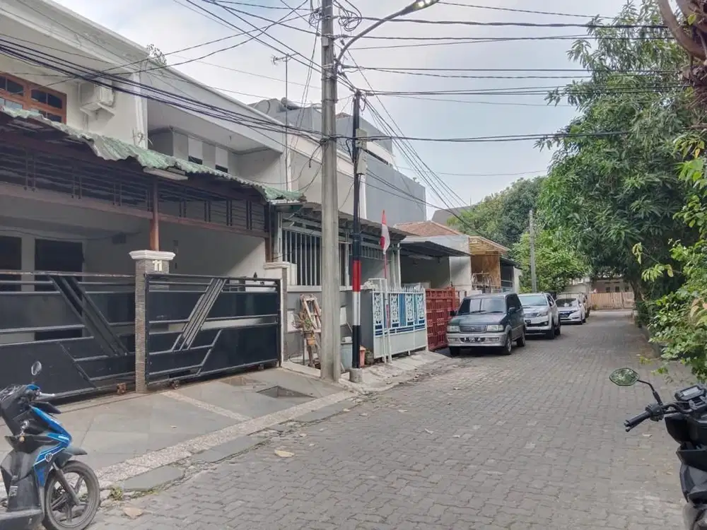 Dijual rumah tua bisma jalan lebar