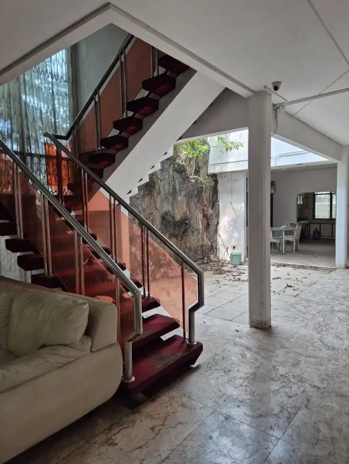 Jual Cepat Rumah 2 lantai,depan jalan 3 mobil, SHM 424 m2 , Tomang - 3