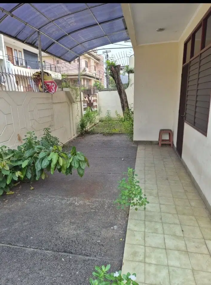 Jual Cepat Rumah 2 lantai,depan jalan 3 mobil, SHM 424 m2 , Tomang - 6