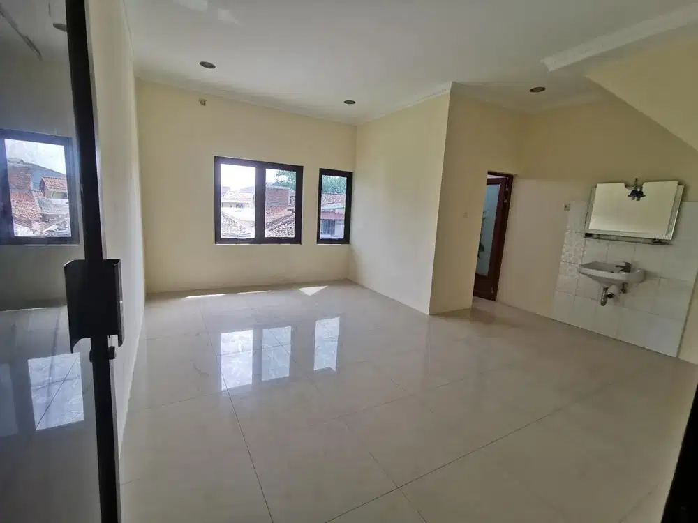 Dijual Ruko 2.5 lantai bagus strategis di Mekar Wangi, Bandung