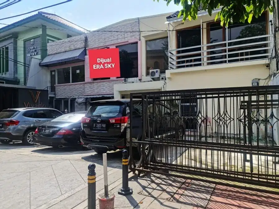 Dijual Ruang Usaha di Jl. Gunawarman Jakarta Selatan