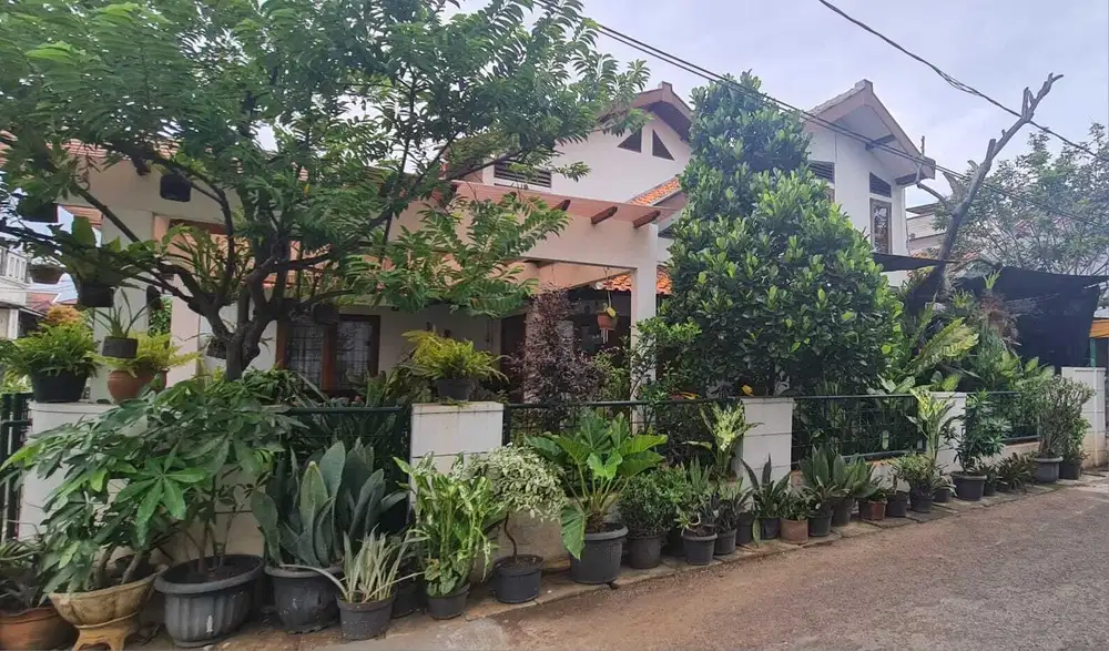 Dijual Cepat Rumah Cantik Asri di PJMI (dekat Kampus STAN Bintaro)