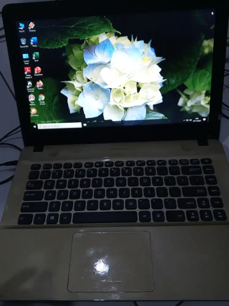 jual laptop Asus x441n,ram 4,hdd500,