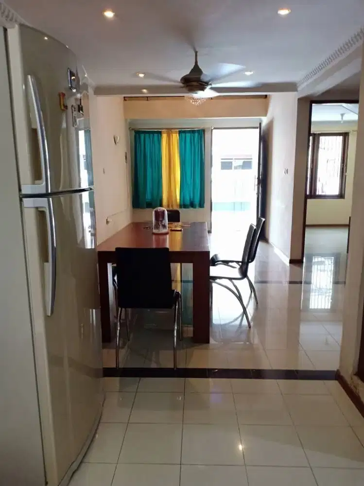 Dijual rmh 2 lantai siap huni