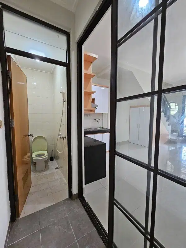 Dijual rumah Green lake city