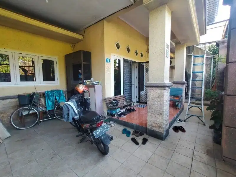 Dekat Raya Kapas Krampung one gate, ke pusat kota cuma 10 menit