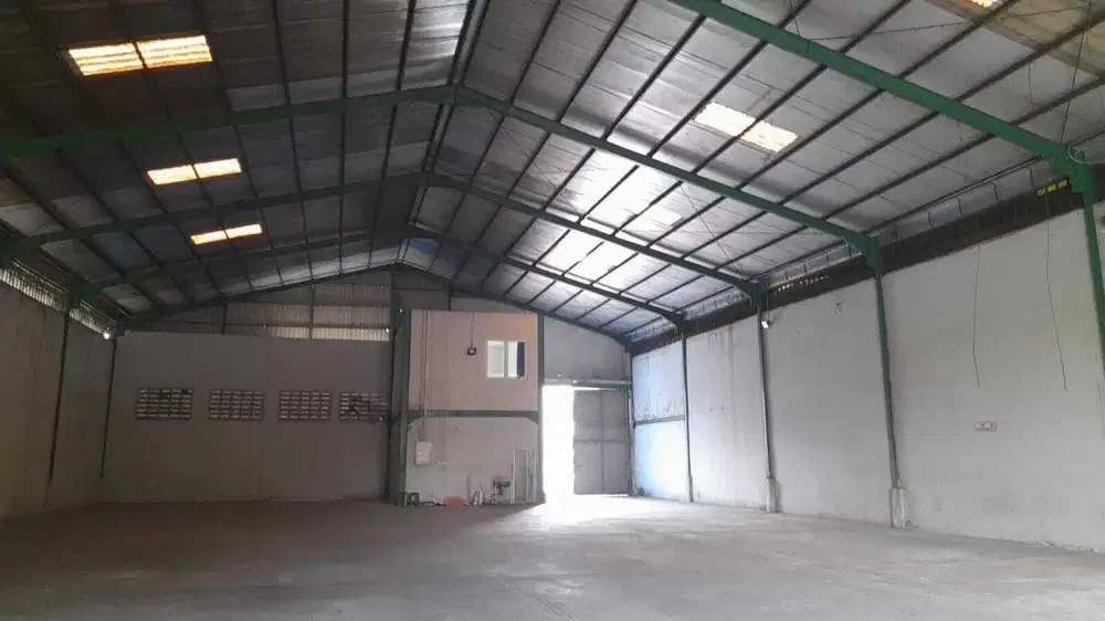 Gudang Ceiling Tinggi Dlm Kawasan Dekat Akses Tol & 40 Ft Bitung Tgr