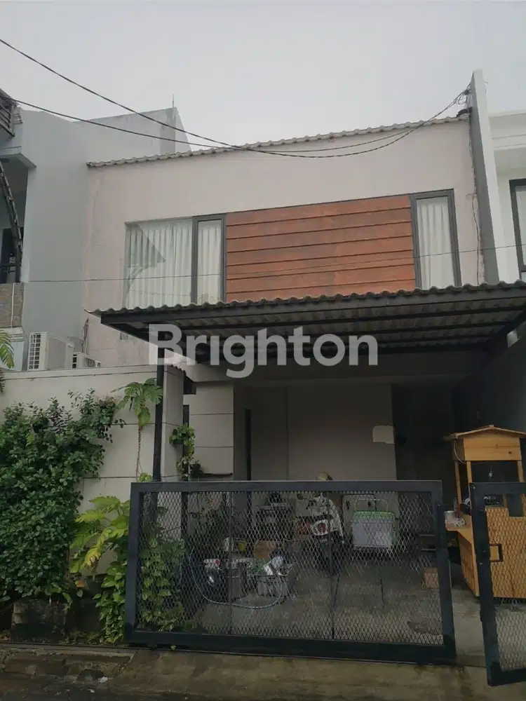 MURAH 1Man LEBAR 7 Pakuwon City rmh MODERN MINIMALIS 2LT ROW 2,5MBL