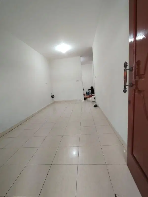 Disewa rumah siap huni baru renovasi 3+1KT di Kelapa Gading