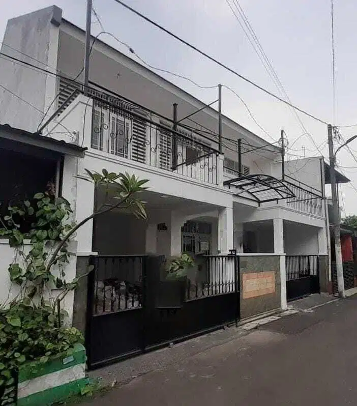 Rumah 2 Lt Siap Huni Baru Renov dekat Kampus STAN Sektor 5 Bintaro