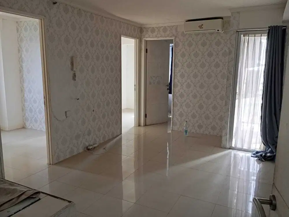 Apartemen type 3 br semi furnish tower Dahlia bassura city