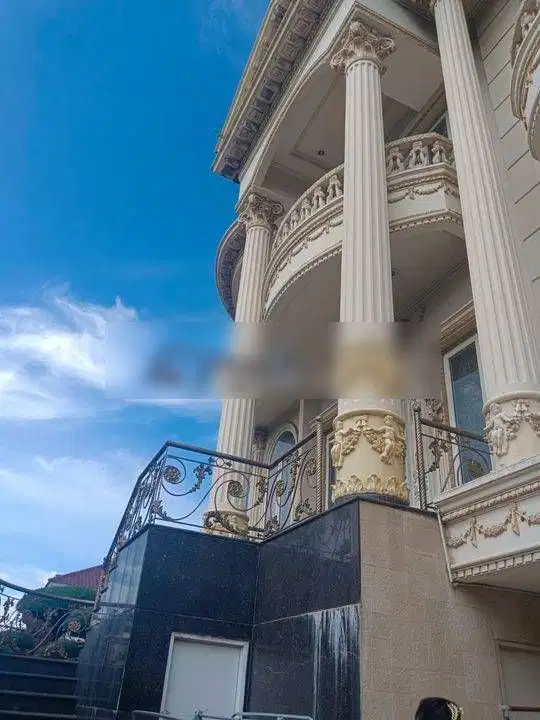 Rumah vila Gading indah hook klasik jalan lebar