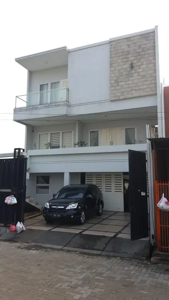 Di Jual Rumah Bagus nan Mewah di Puri Gardena